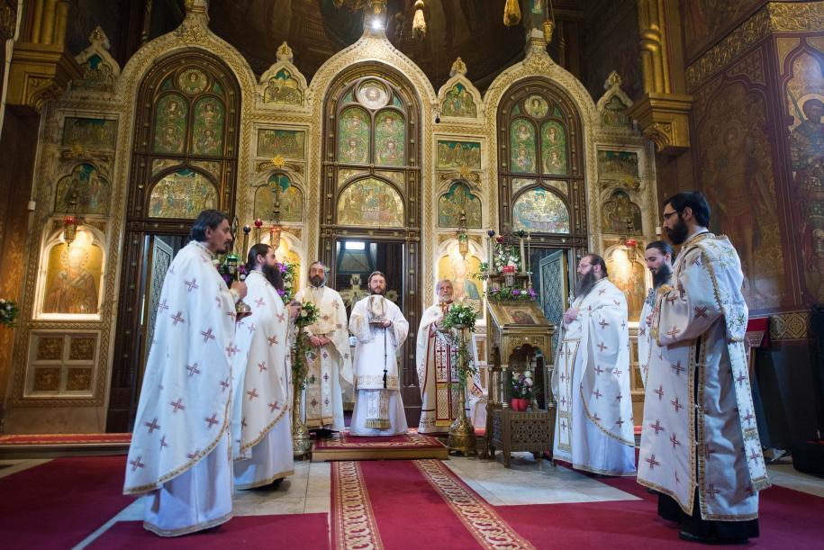 380 de ani de la sfințirea bisericii Mănăstirii „Sfinții ...
